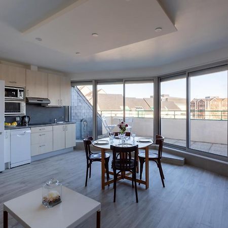 Le Mancini - Parking Et Terrasse Apartment Mayenne Luaran gambar