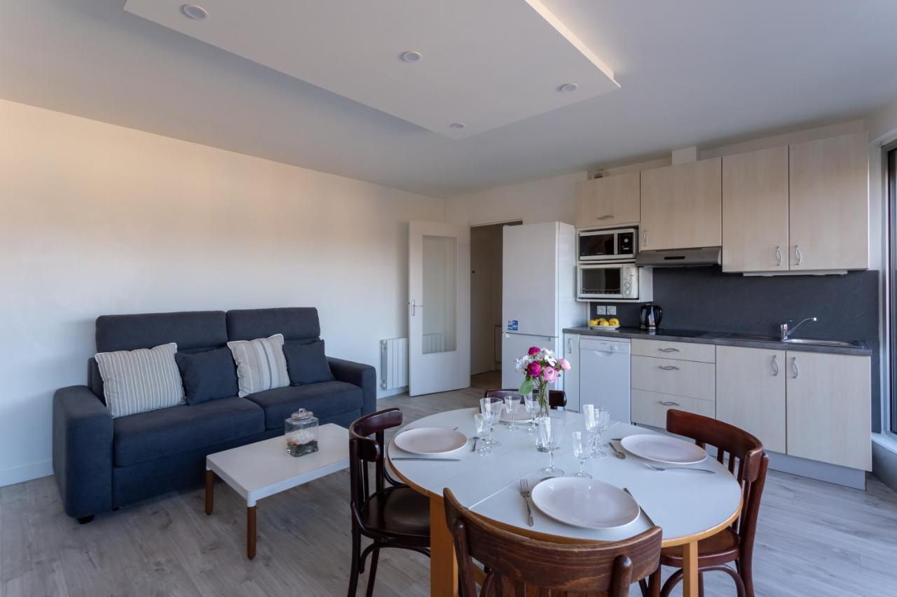 Le Mancini - Parking Et Terrasse Apartment Mayenne Luaran gambar