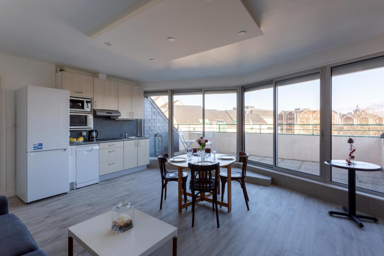Le Mancini - Parking Et Terrasse Apartment Mayenne Luaran gambar